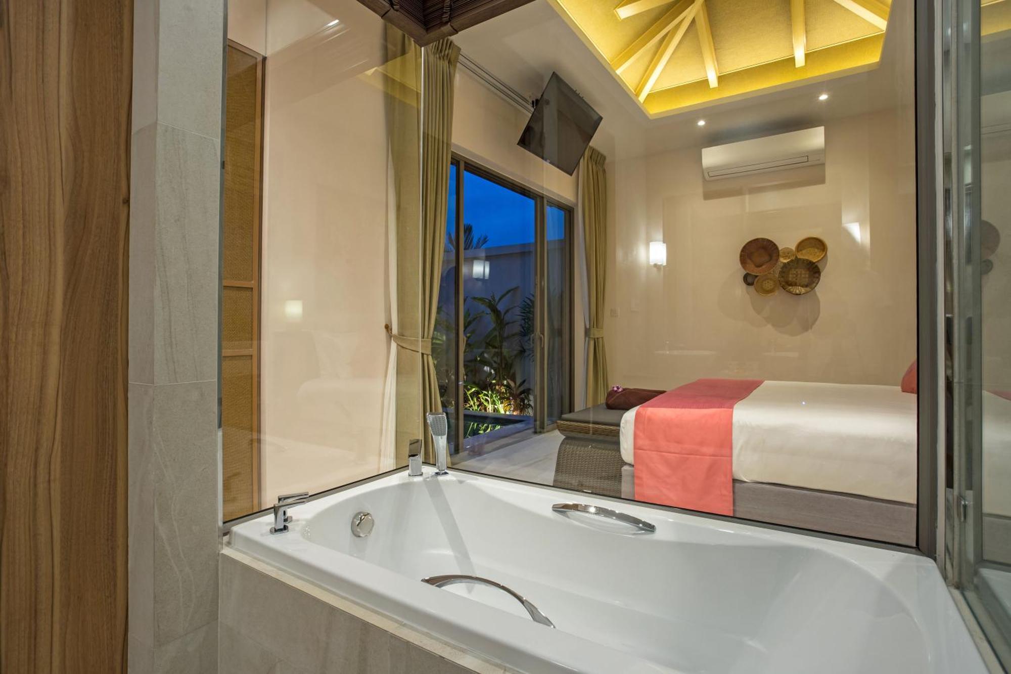 Dalaa 8 Villa Bãi biển Kamala Ngoại thất bức ảnh
