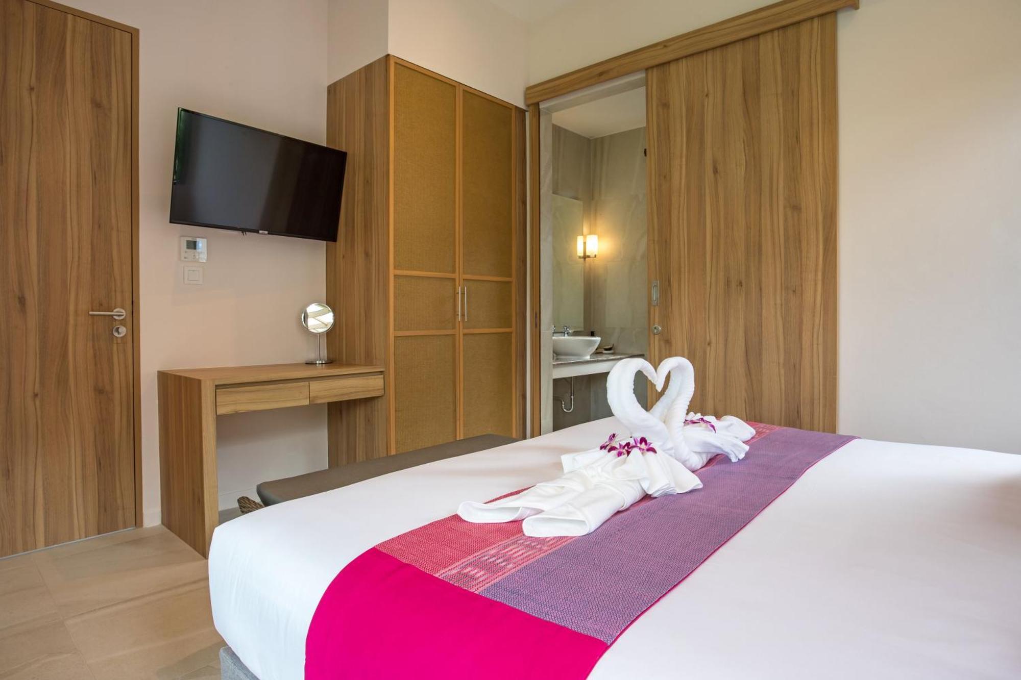Dalaa 8 Villa Bãi biển Kamala Ngoại thất bức ảnh